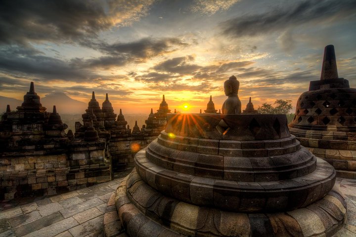 The classic full sweep, with Prambanan saved for last light